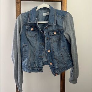Denim Jean jacket, great for the fall, Size M